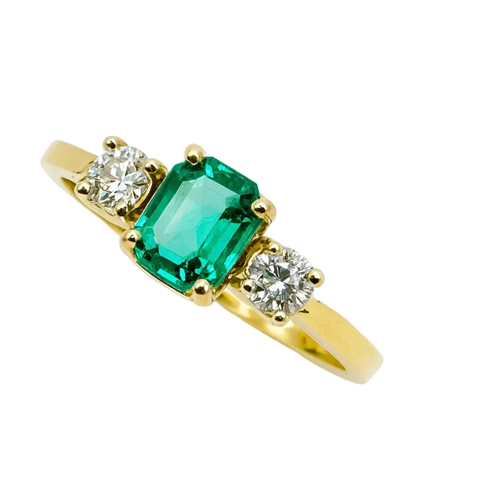 Bague Trilogie en or jaune, émeraude et diamants - Image 2