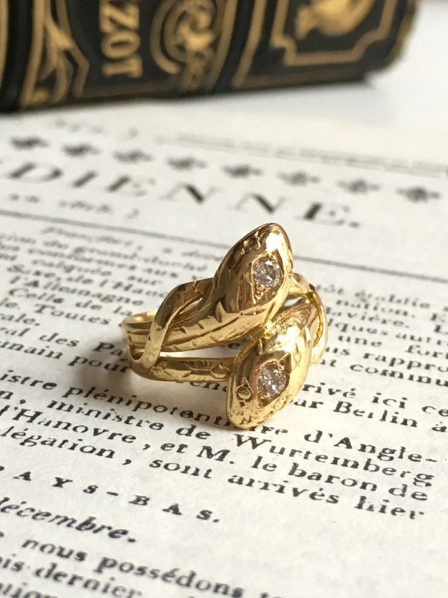 Bague ancienne en or jaune 18K représentant deux serpents - Image 4