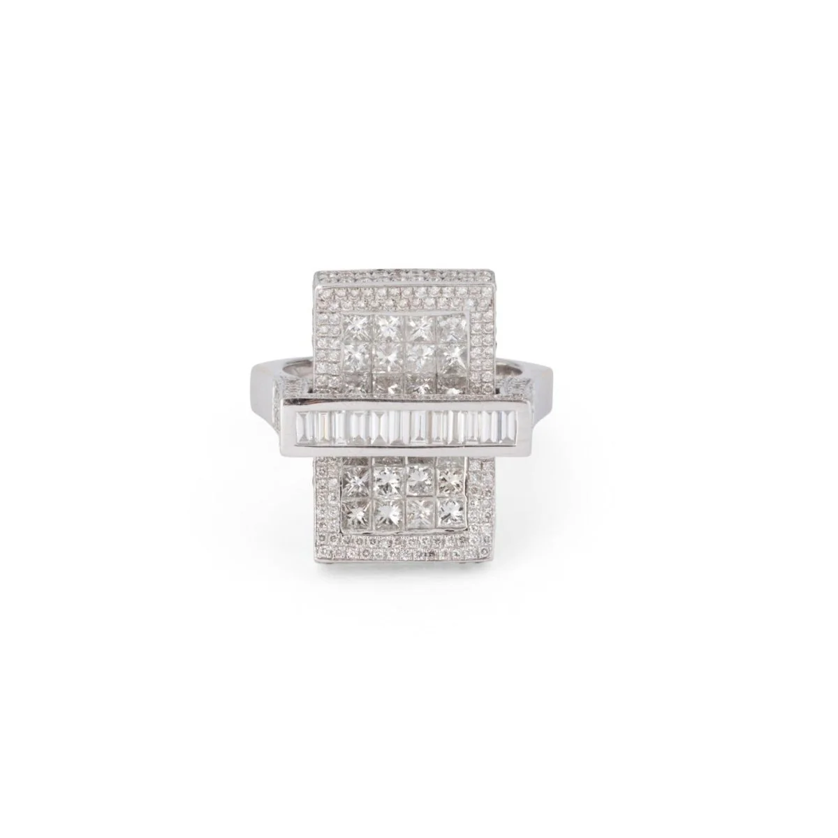 Bague Rectangulaire en or blanc et diamants
