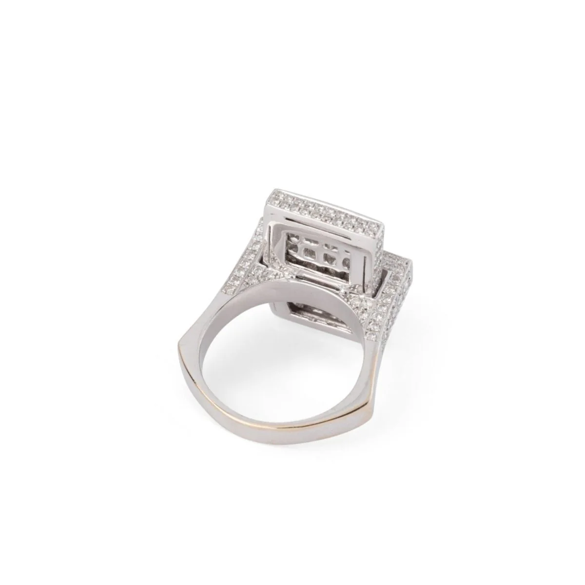 Bague Rectangulaire en or blanc et diamants - Image 3
