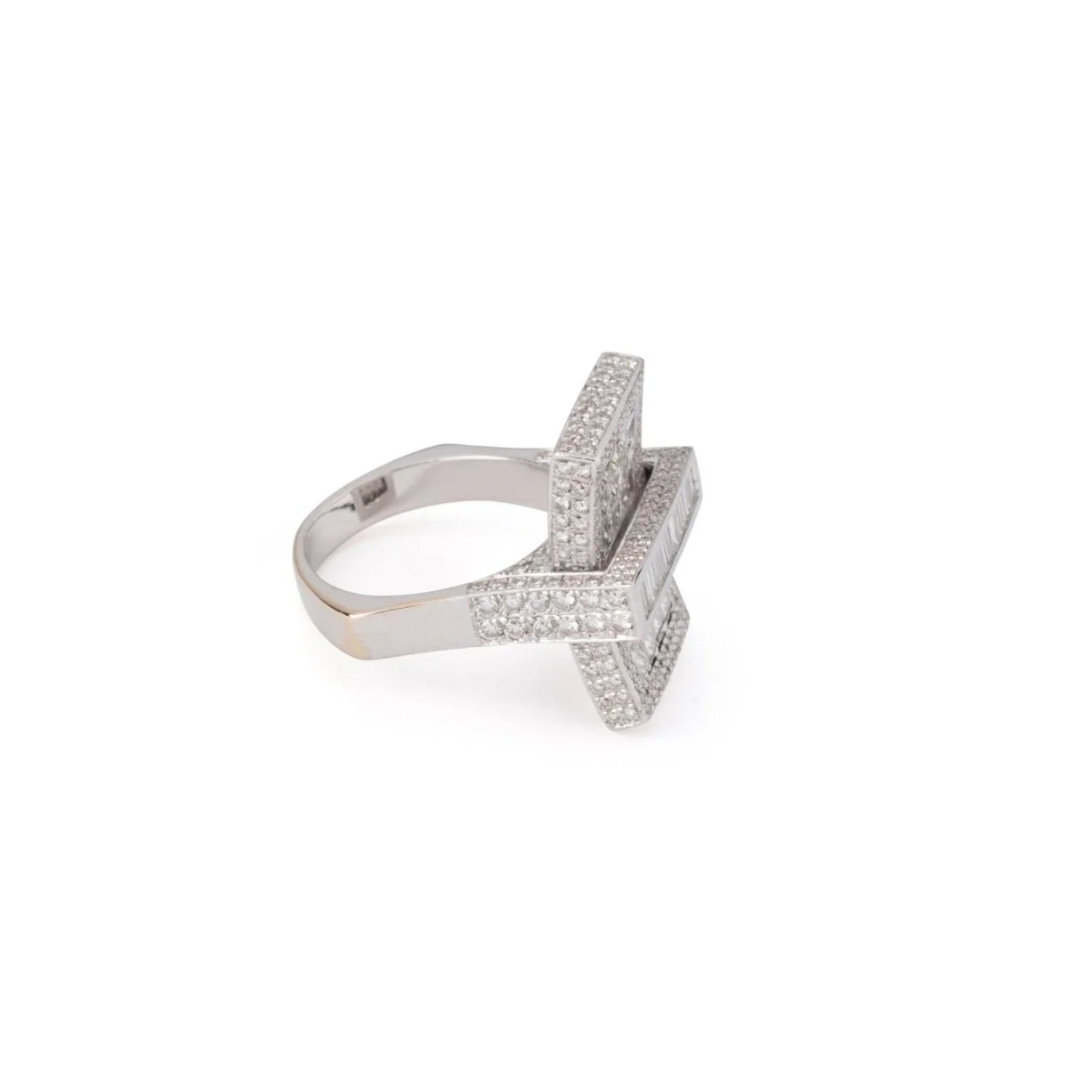 Bague Rectangulaire en or blanc et diamants - Image 4