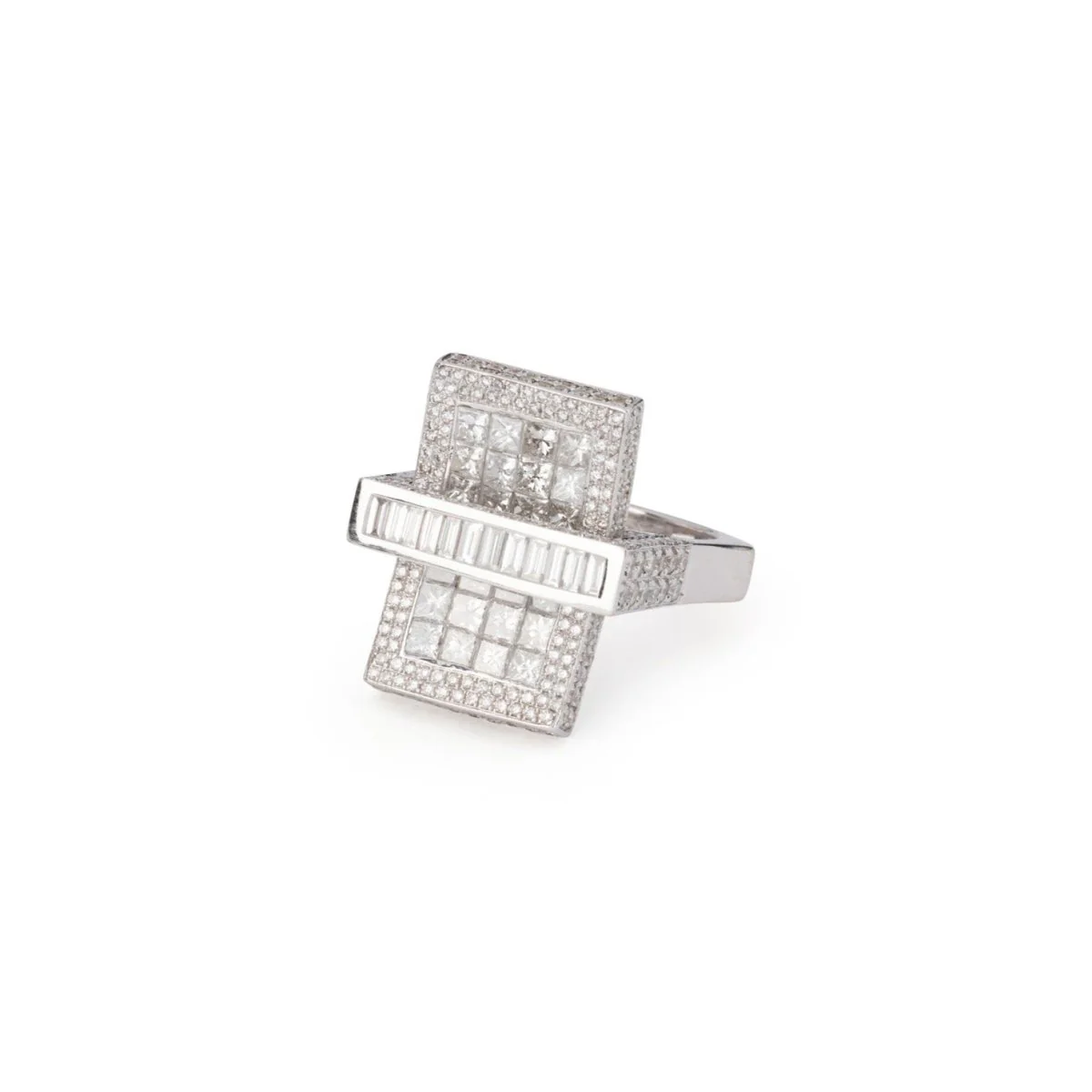 Bague Rectangulaire en or blanc et diamants - Image 5