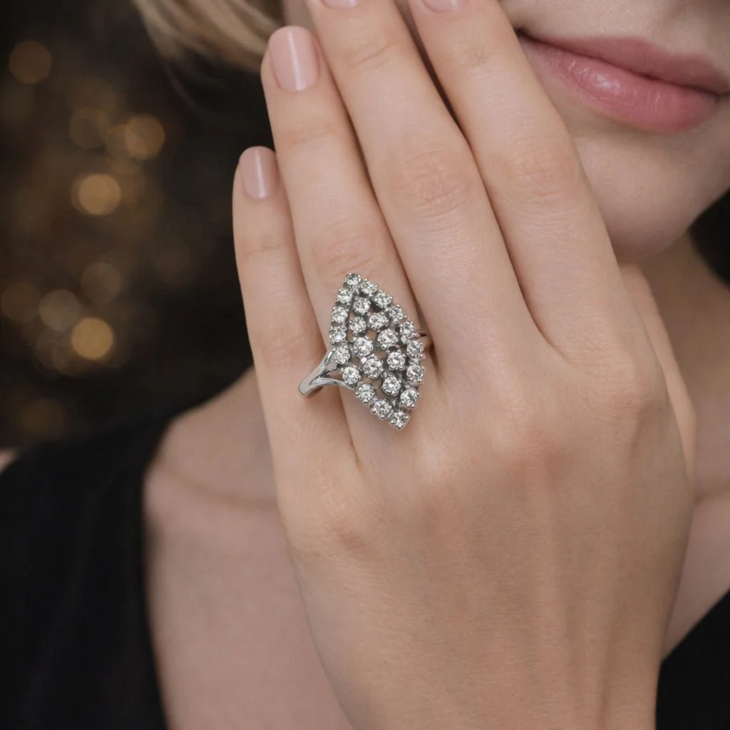 Bague Marquise en or blanc et diamants - Image 2