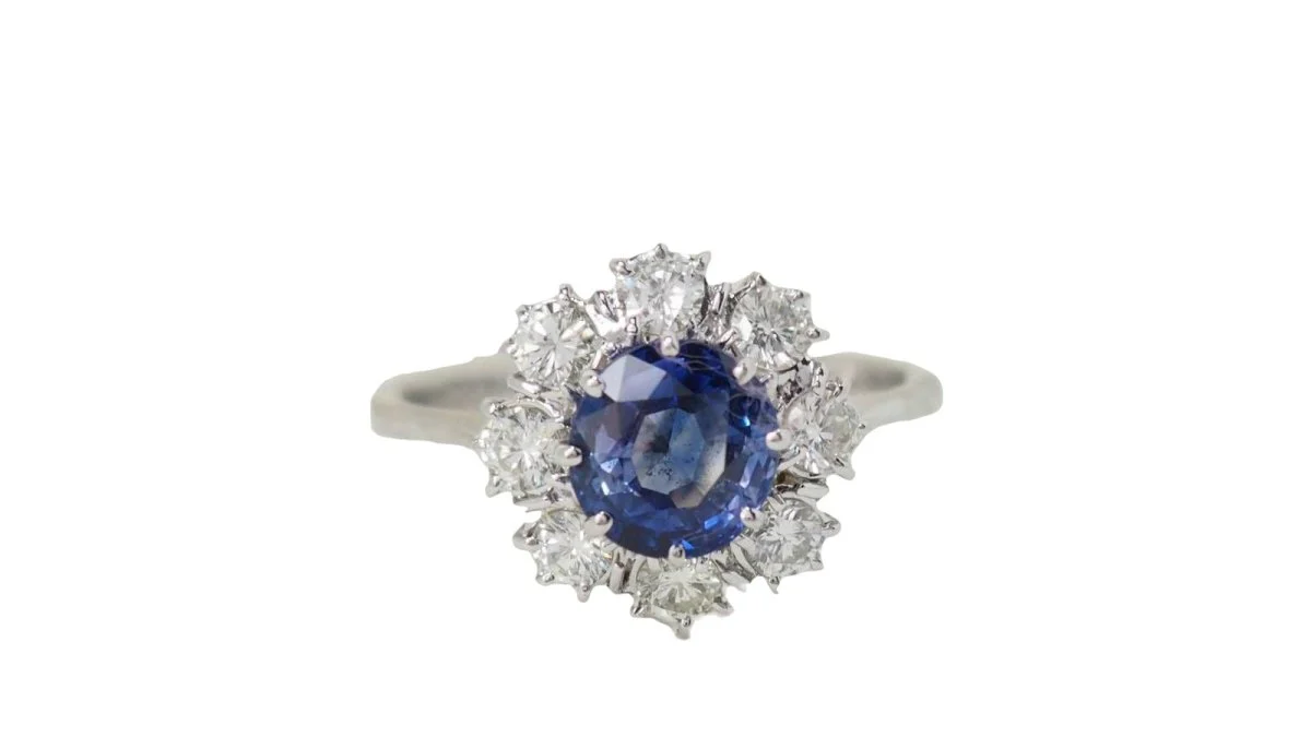 Bague Marguerite en or blanc, saphir et diamants