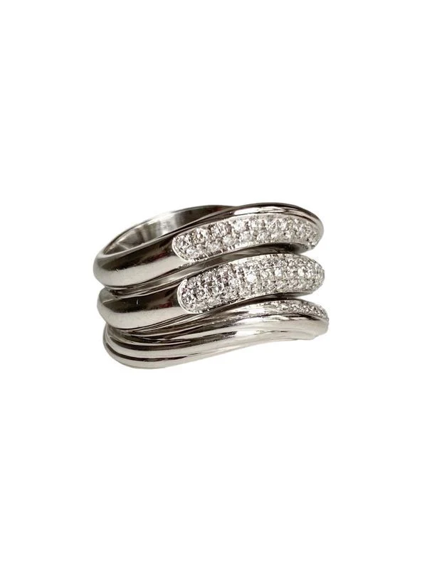Bague, en or blanc 18k sertie de diamants - Image 2