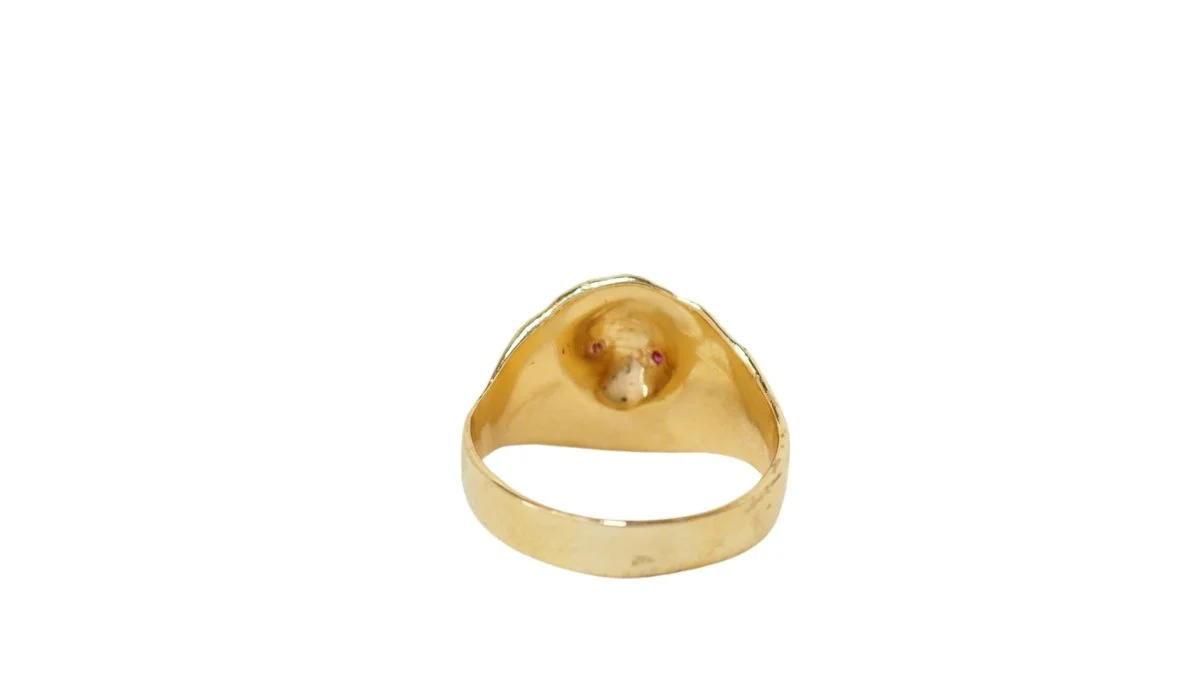 Bague chevalière Lion en or jaune, rubis et diamant - Image 4