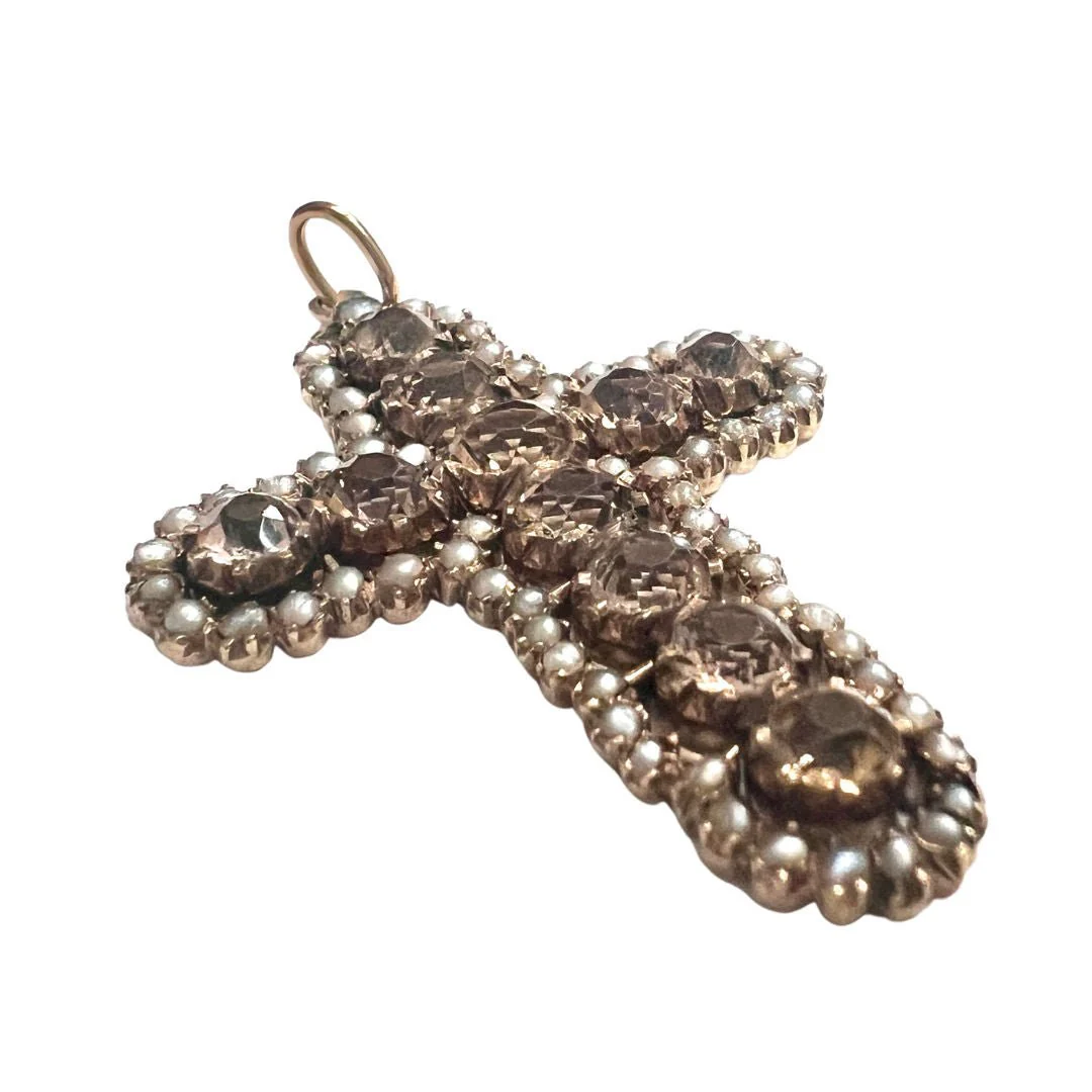 CROIX ANTIQUE EN OR 18kt AVEC PERLES ET QUARTZ