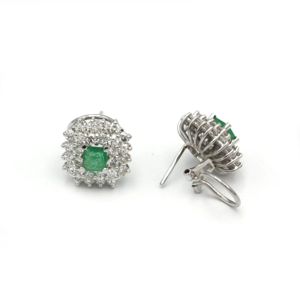 Boucles d'oreilles Clips en or blanc, émeraudes et diamants - Image 2