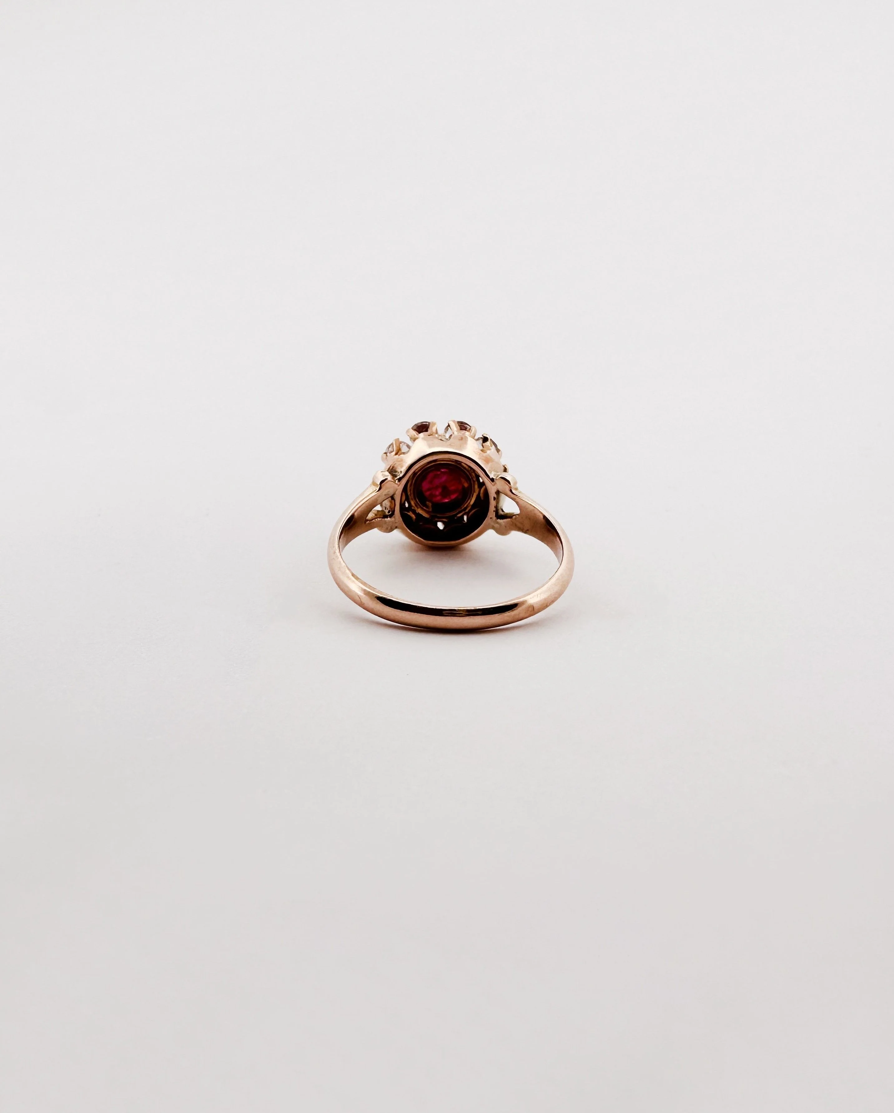 Bague Marguerite en or rose et rubis - Image 2