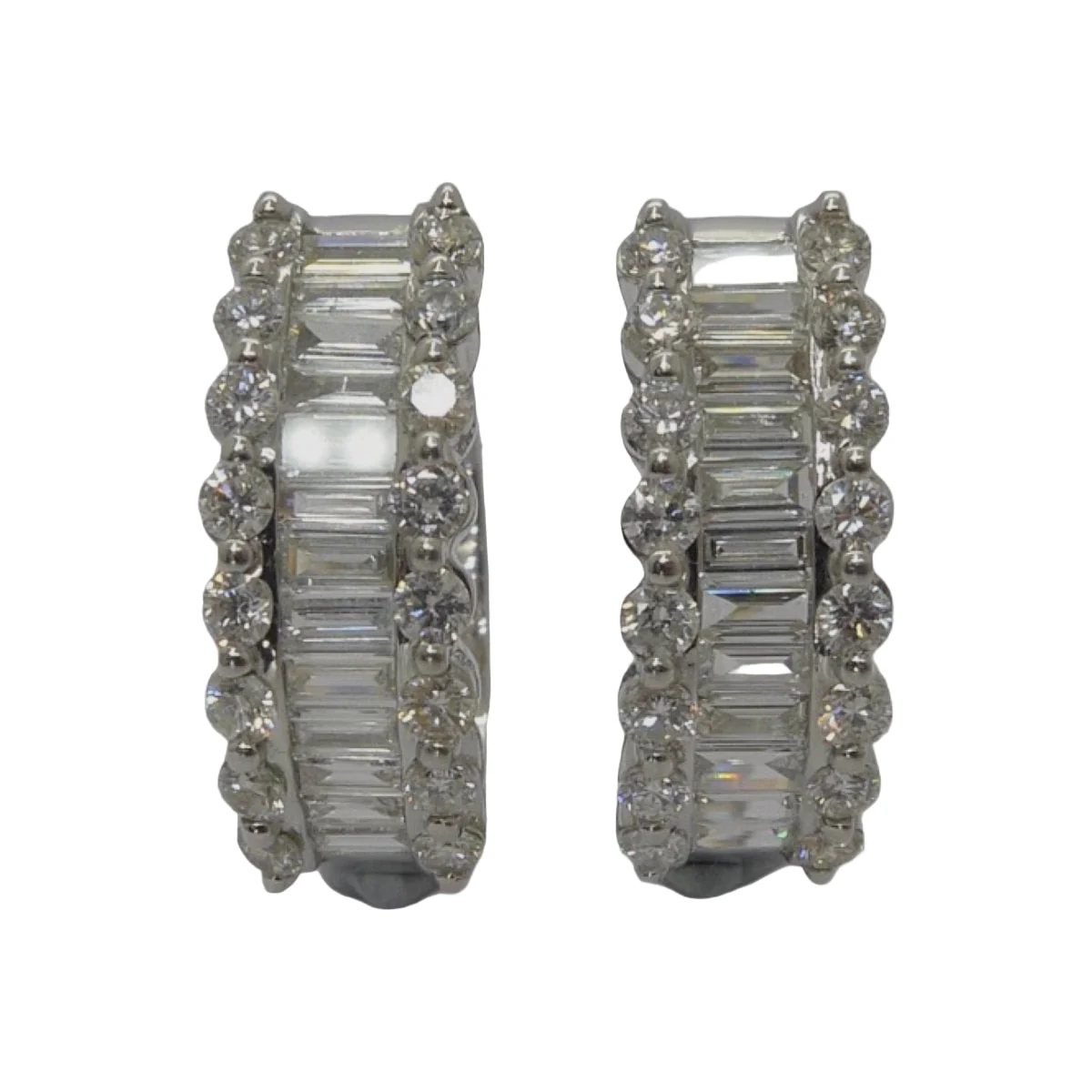 Boucles d'oreilles en or blanc et diamants