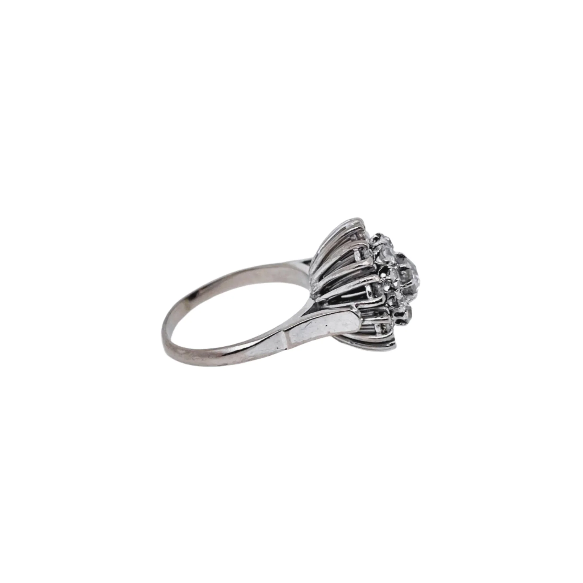 Bague Marguerite double halo diamants en or blanc - Image 3