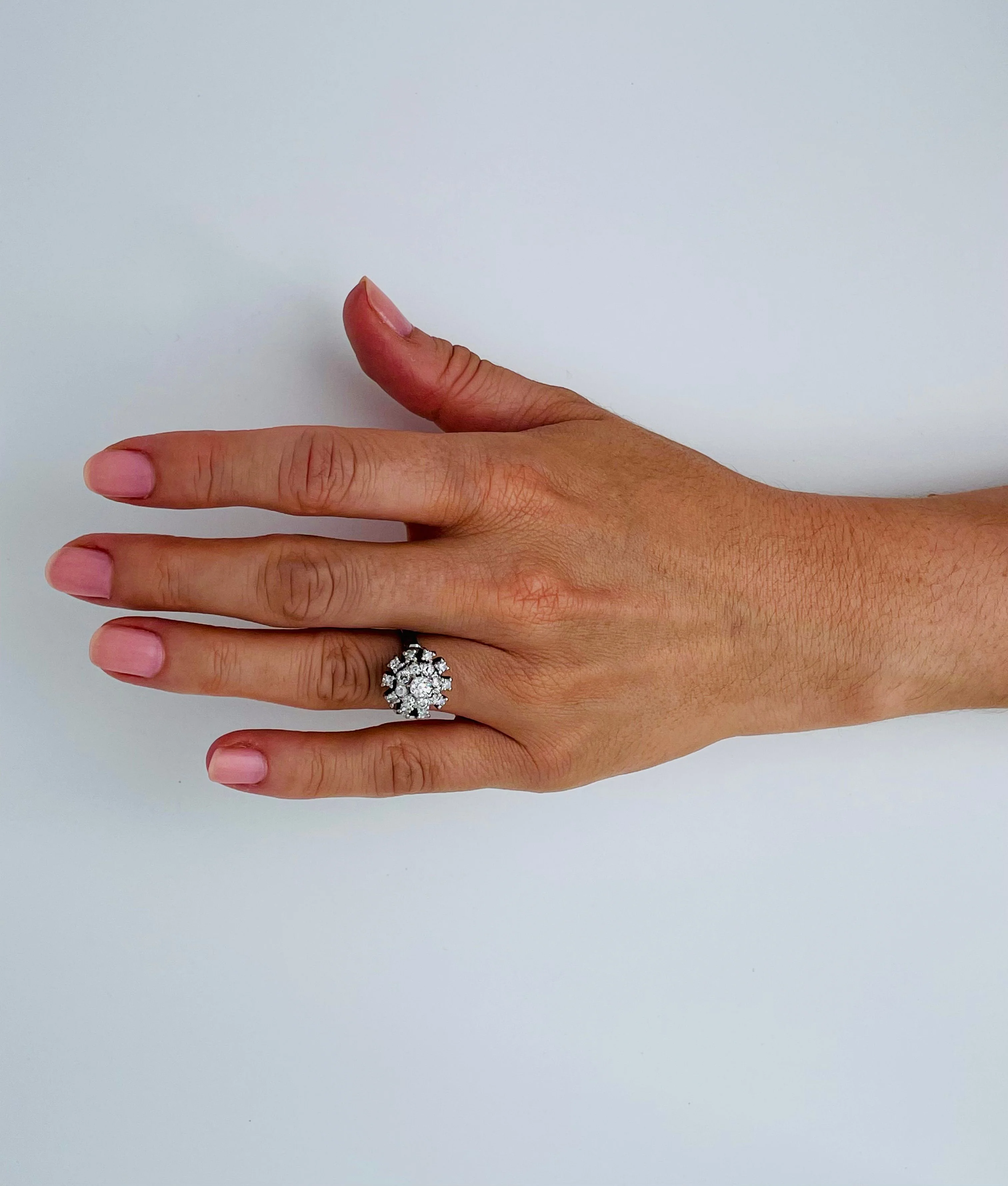 Bague Marguerite double halo diamants en or blanc - Image 5