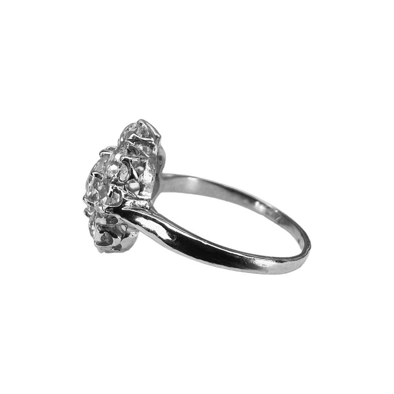 Bague Marguerite en or blanc et diamants - Image 2