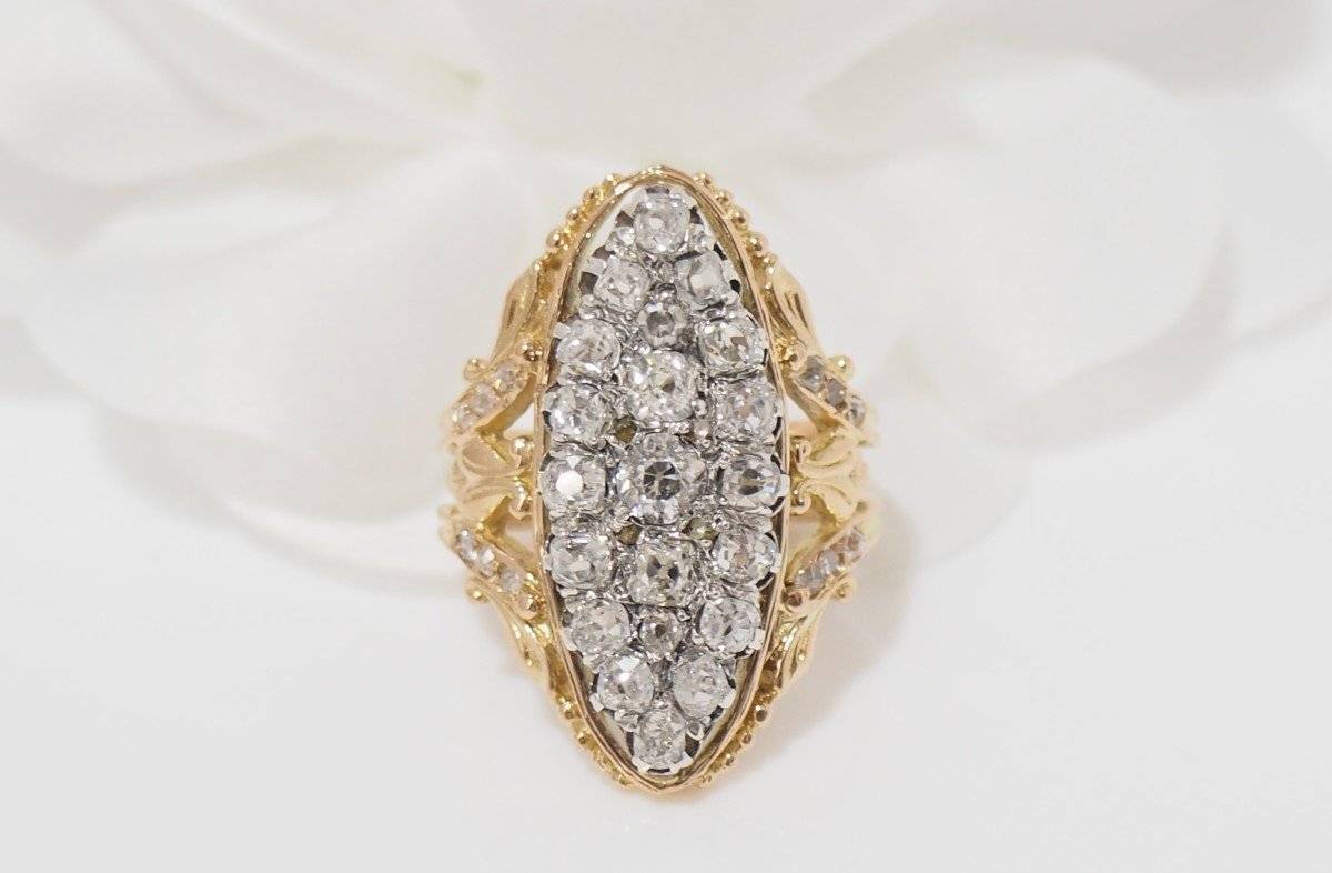 Bague marquise en or jaune et diamants