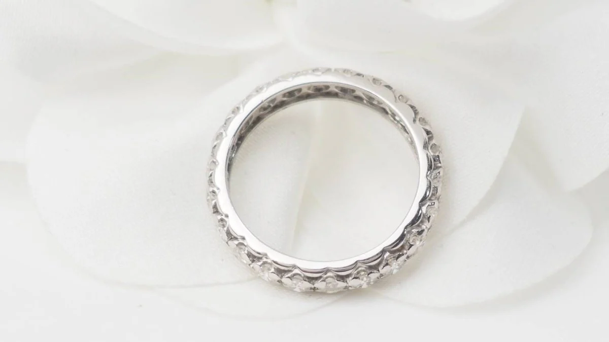 Bague Alliance américaine en or blanc et diamants - Image 5