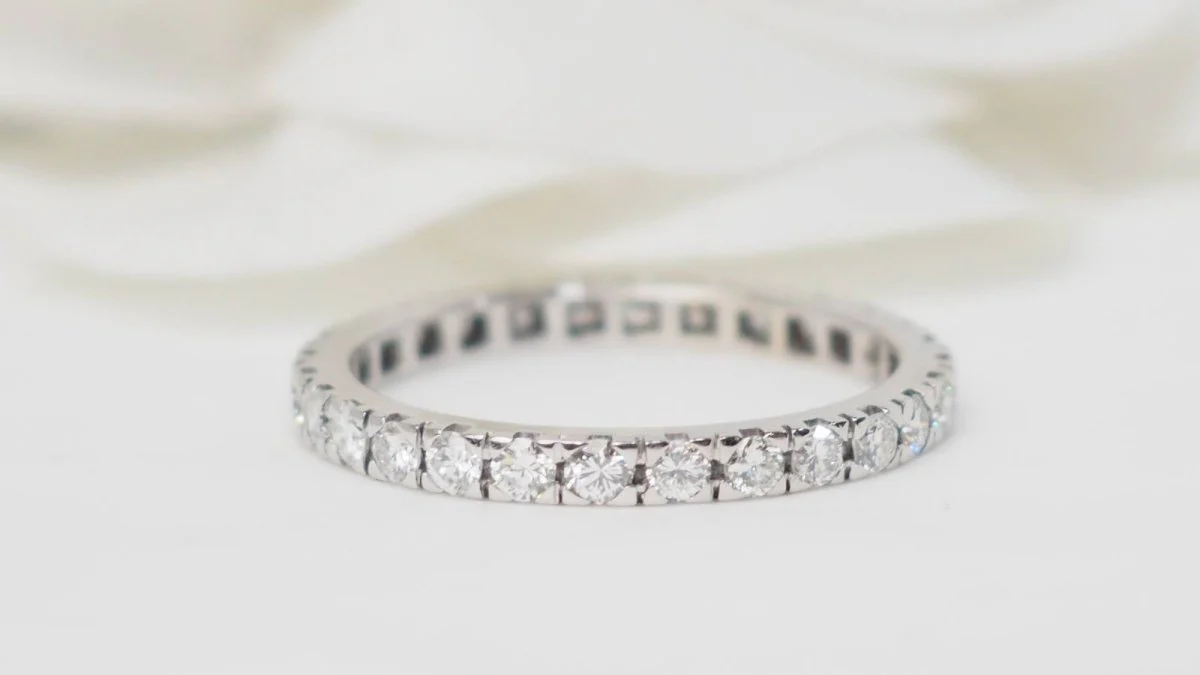 Bague Alliance américaine en or blanc et diamants - Image 2