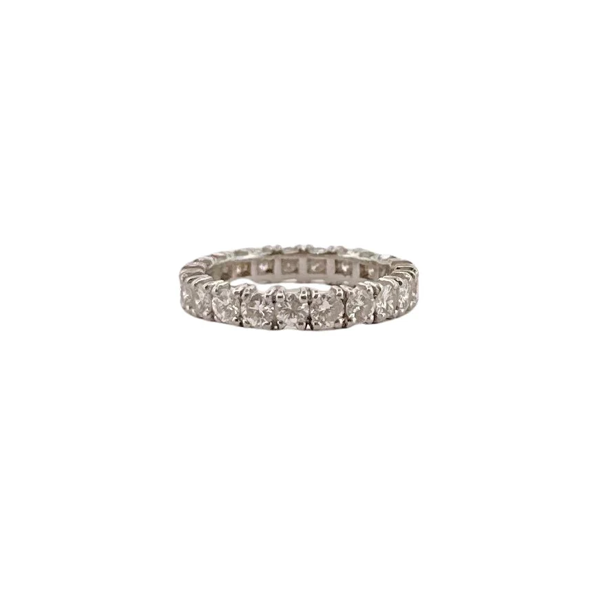 Alliance américaine en or blanc et diamants
