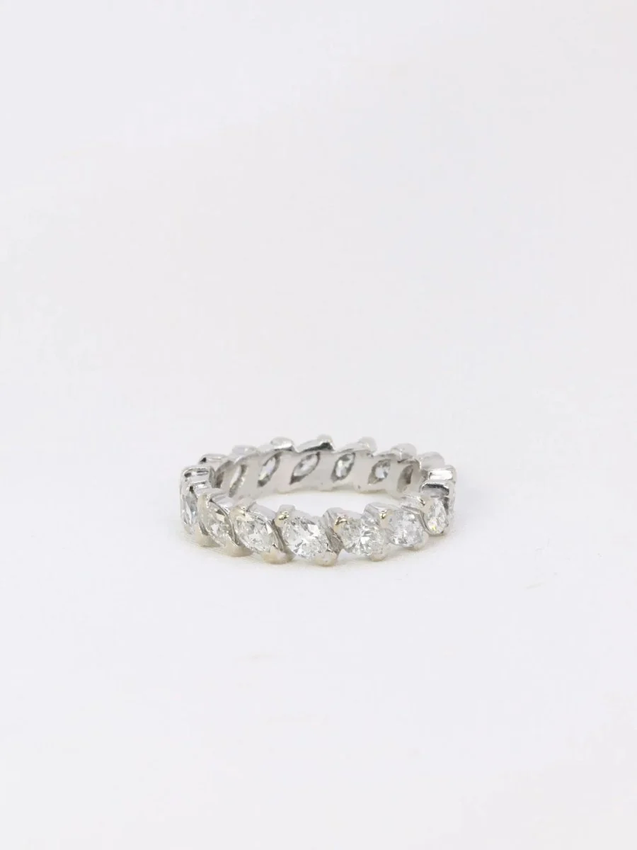 Alliance américaine en or blanc et diamants navette 2,55 ct