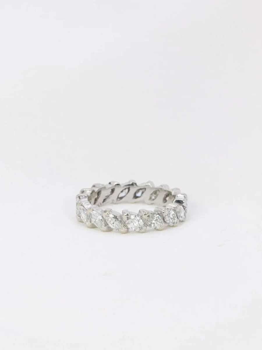 Alliance américaine en or blanc et diamants navette 2,55 ct - Image 3