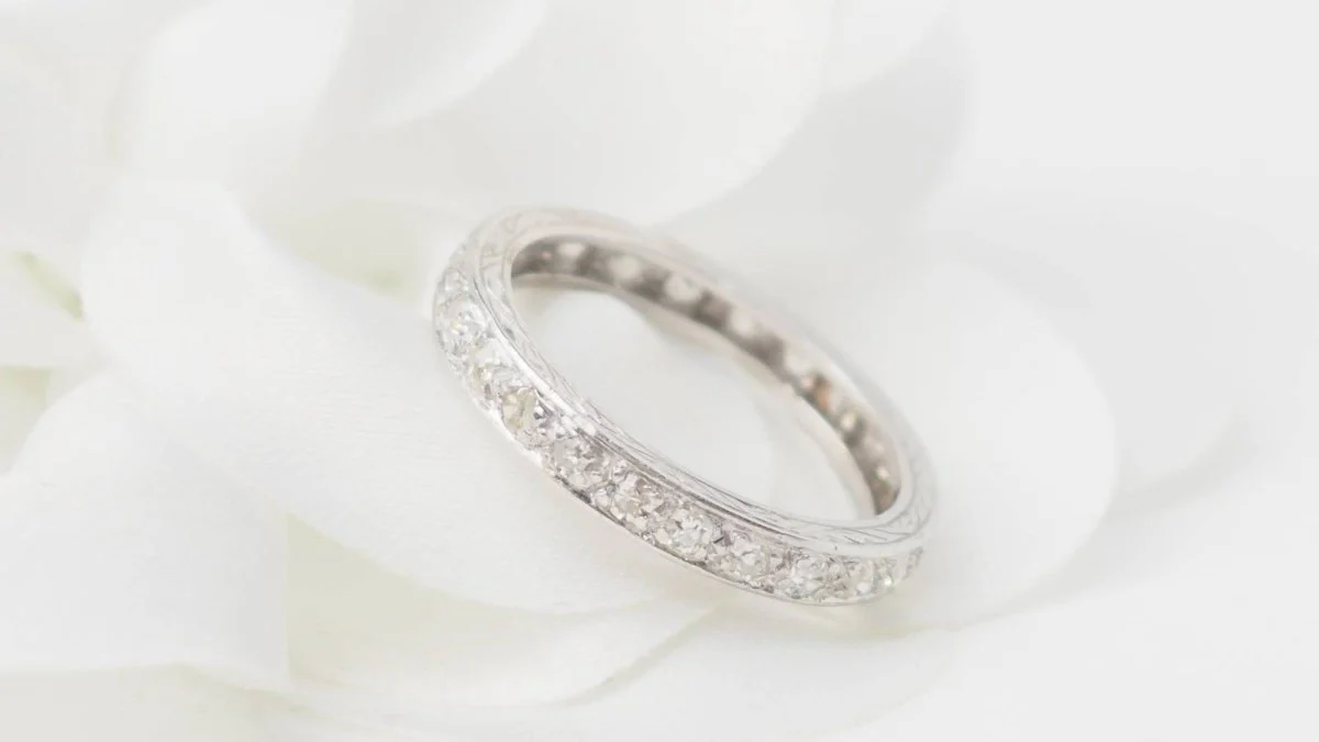 Bague Alliance en platine et diamants - Image 4
