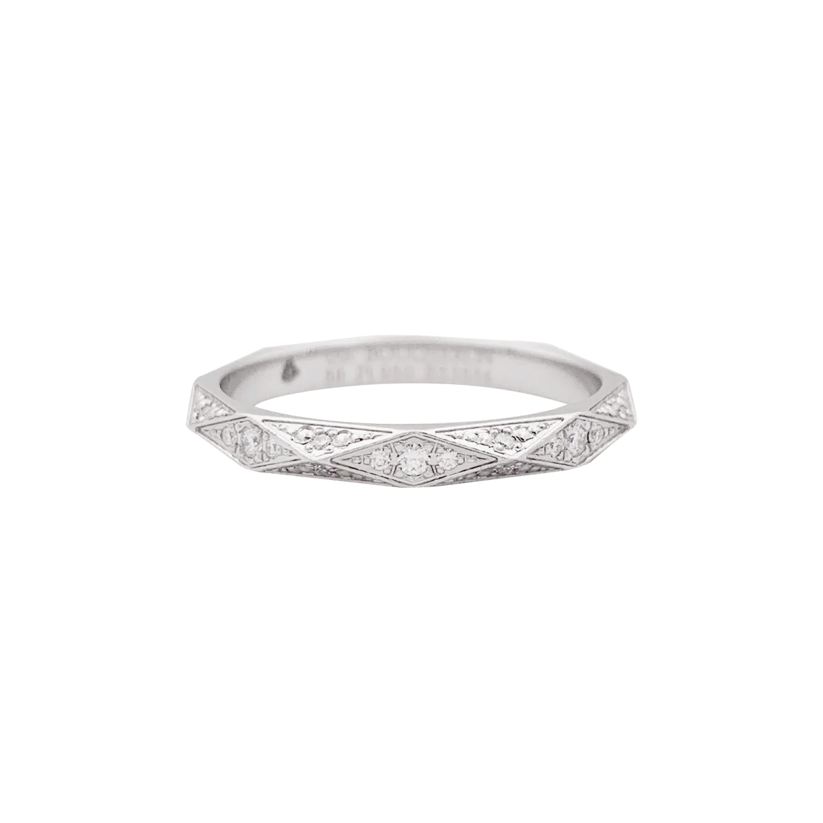 Bague Alliance BOUCHERON "Facette" en platine, diamants.