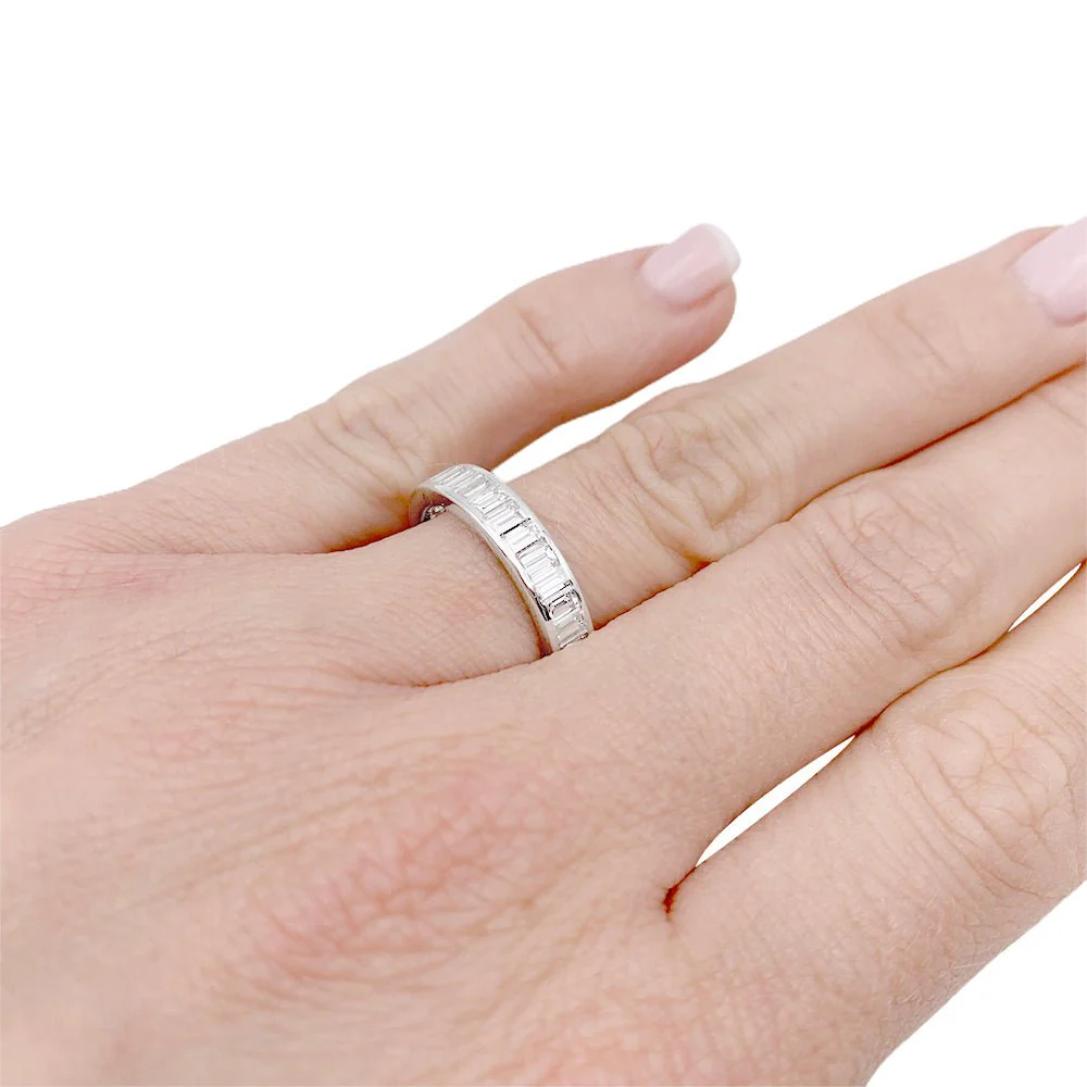 Alliance Cartier, diamants baguette et platine - Image 3
