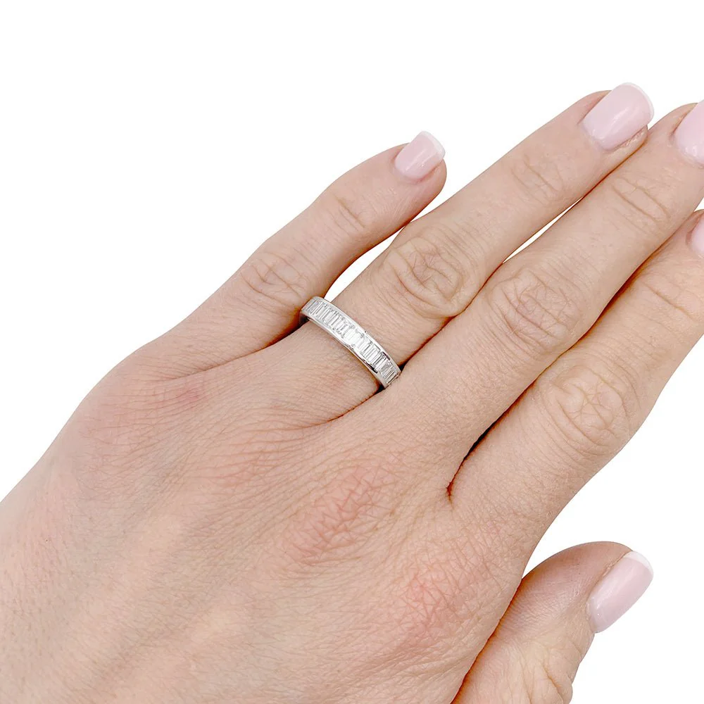Alliance Cartier, diamants baguette et platine - Image 4