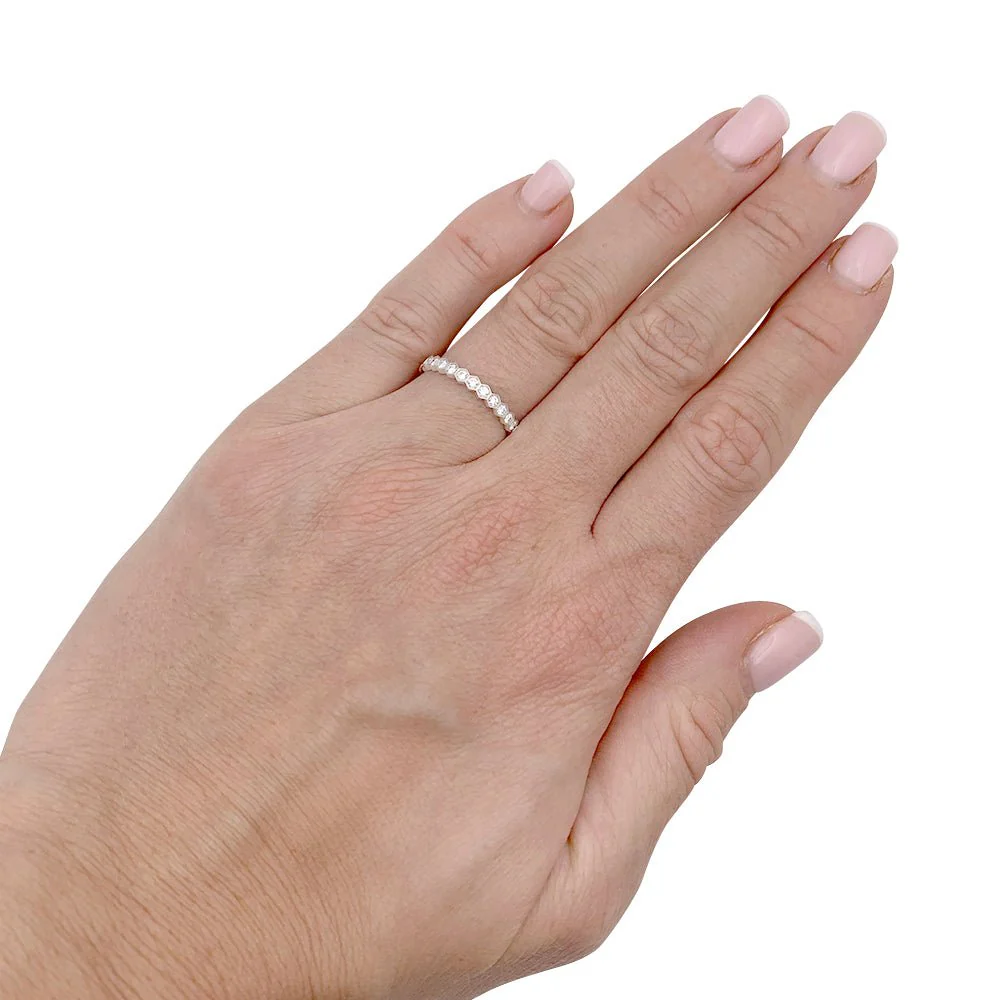 Bague Alliance CHAUMET "Bee my Love" en or blanc et diamants - Image 2
