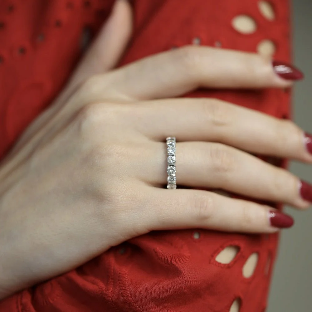 Bague Alliance en or blanc et diamants - Image 2