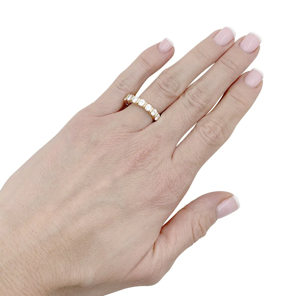Bague Alliance or jaune et diamants. - Image 2