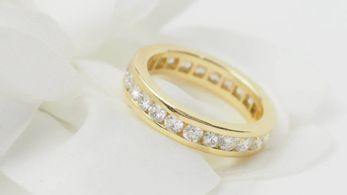 Alliance tour complet en or jaune et diamants - Image 5
