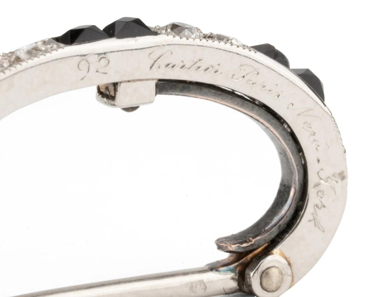 Anneau de foulard CARTIER en or blanc, onyx et diamants - Image 6