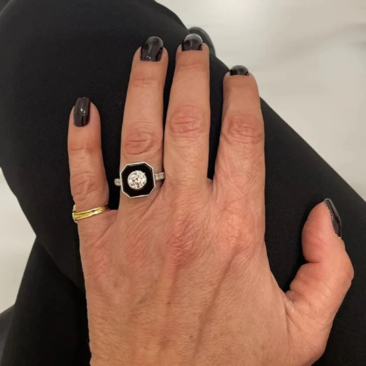 Bague Art Déco en or blanc, onyx et diamant - Image 2