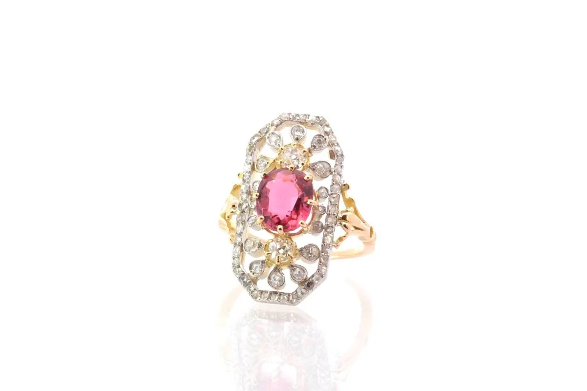 Bague 1900 sertie d'une tourmaline et de diamants