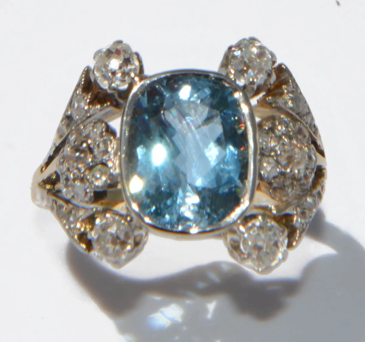 Bague 1910 en or et argent ornée d'une aigue-marine