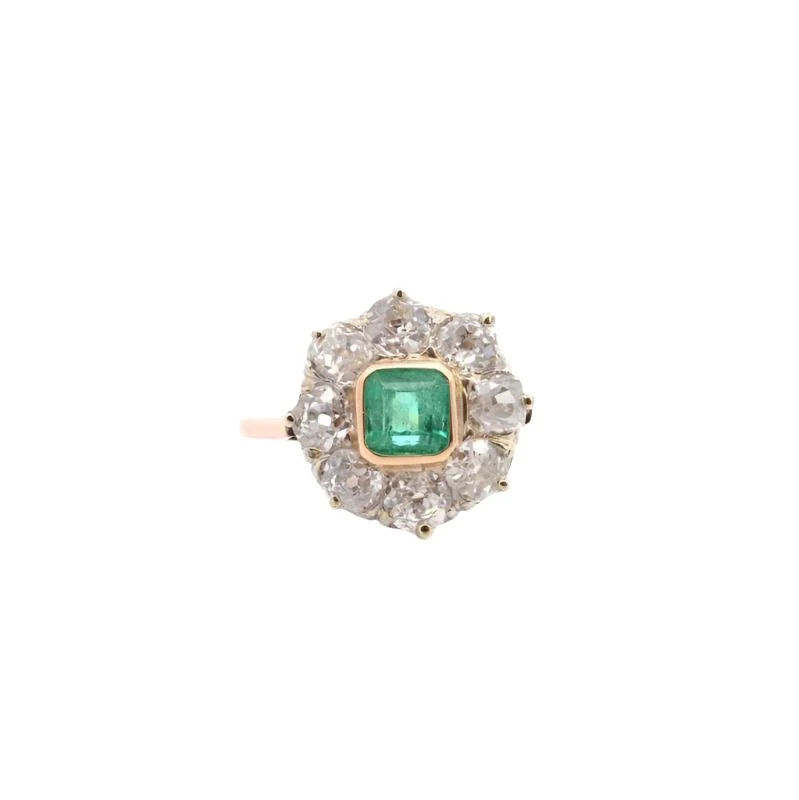 Bague Entourage en or jaune, diamant et émeraude