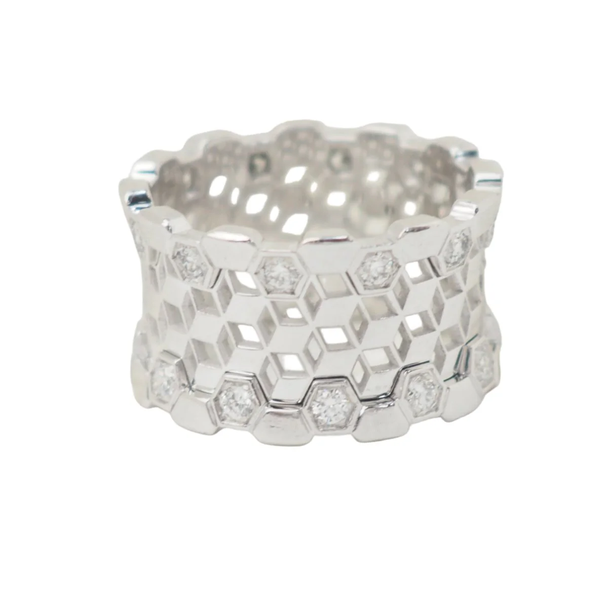 Bague ajourée en or blanc et diamants