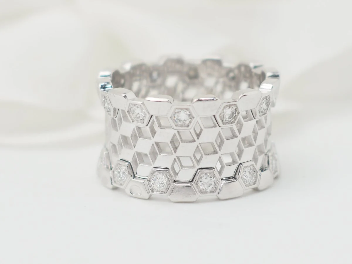 Bague ajourée en or blanc et diamants - Image 3