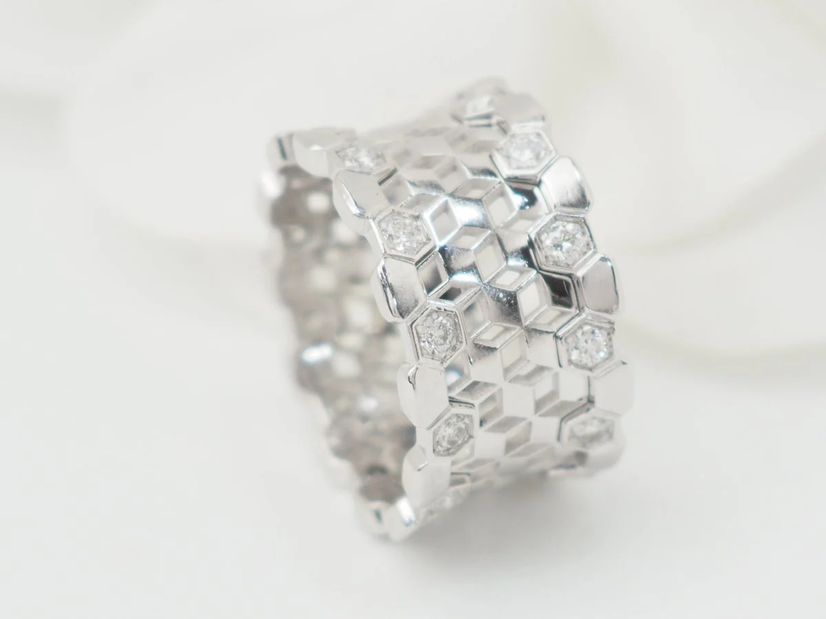 Bague ajourée en or blanc et diamants - Image 6