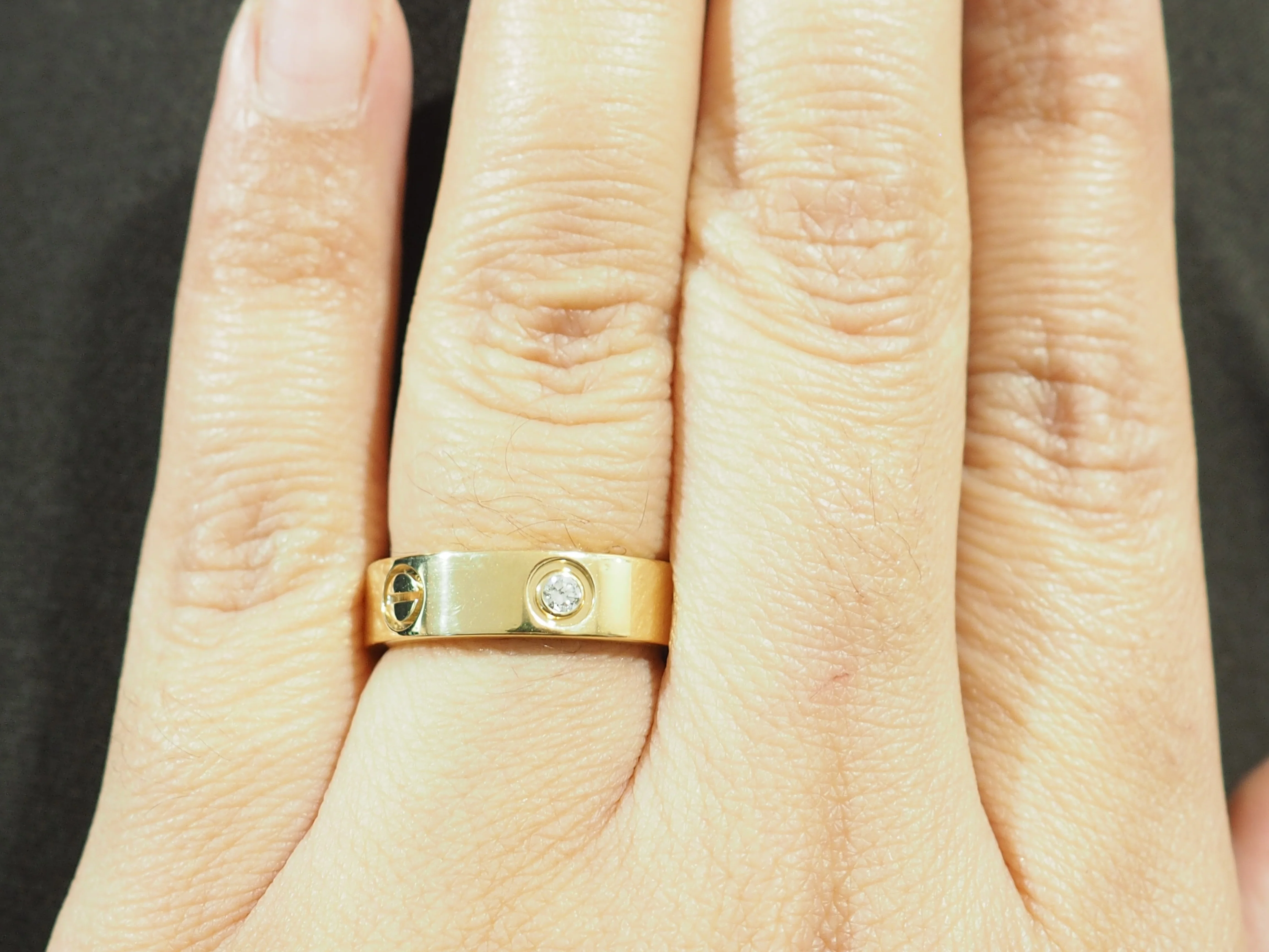 Bague Alliance CARTIER "Love" en or jaune et diamants - Image 2