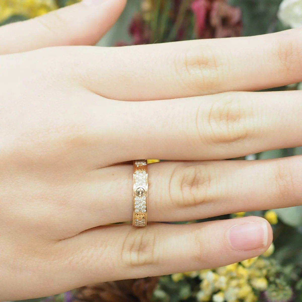 Bague Alliance CARTIER "Love PM" en or rose et diamants - Image 2
