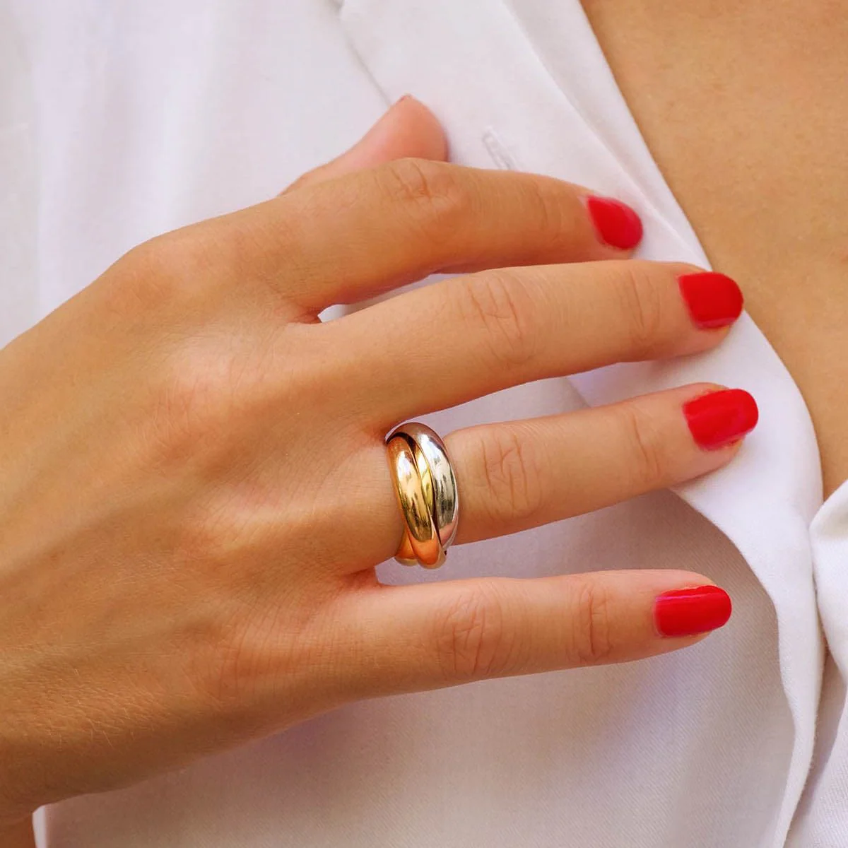 Bague Alliance CARTIER "Trinity" GM en or blanc, or jaune et or rose - Image 2