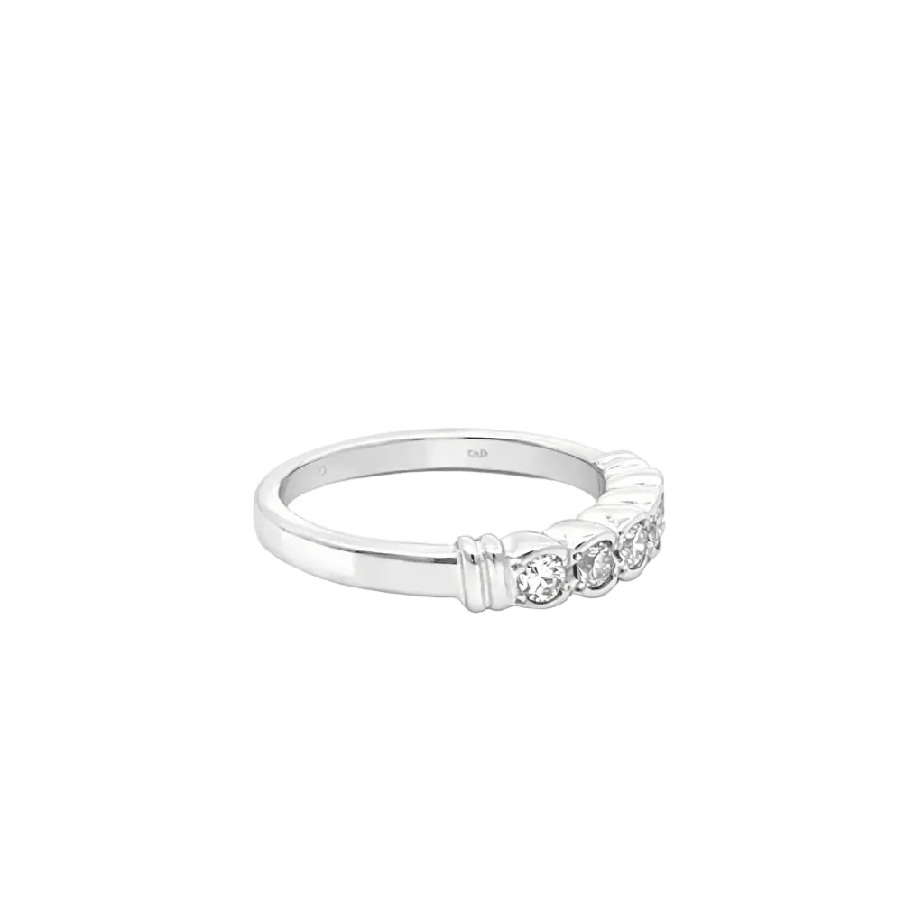 Bague Alliance en or blanc et diamants - Image 5