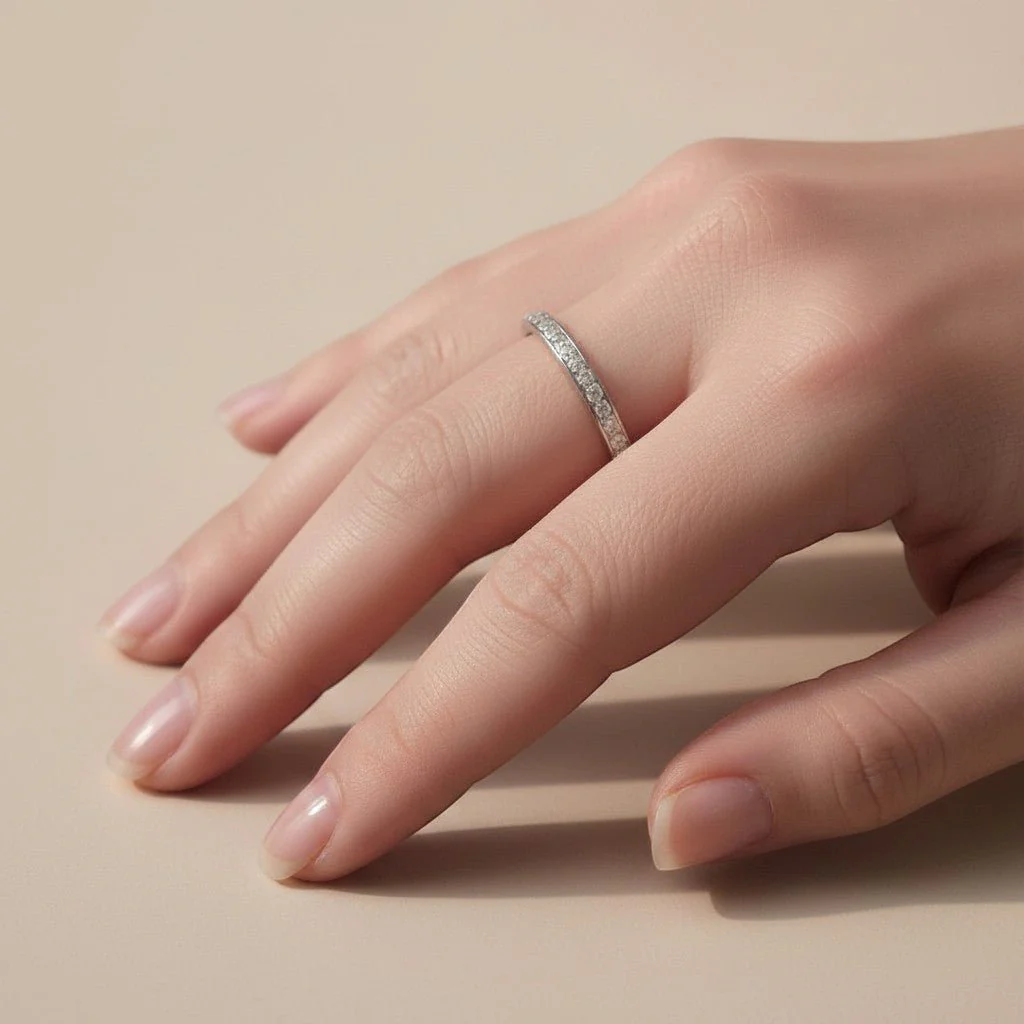 Bague Alliance en or blanc et diamants - Image 2