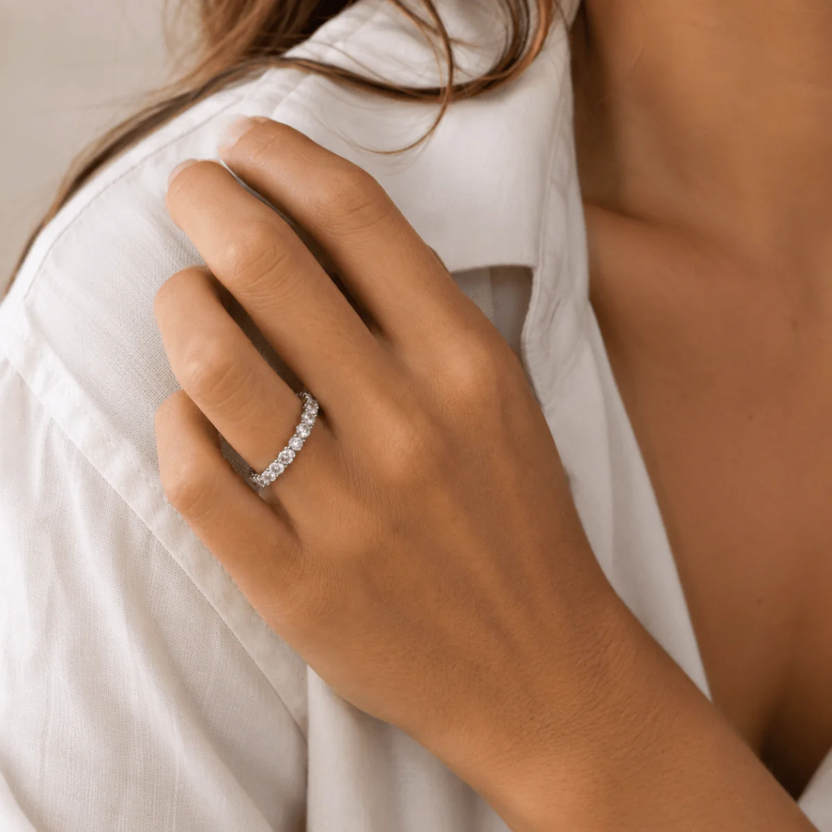 Bague Alliance en or blanc et diamants - Image 2