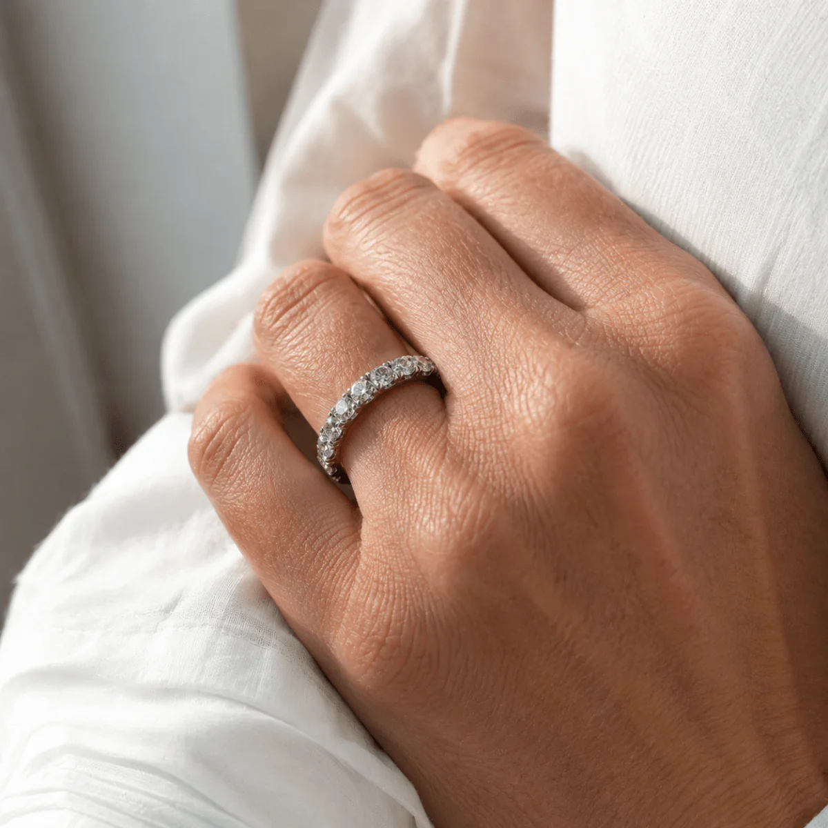 Bague Alliance en or blanc et diamants - Image 2