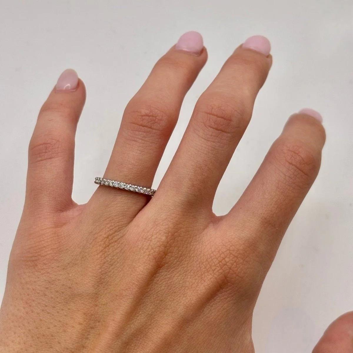 Bague Alliance en or blanc et diamants - Image 2