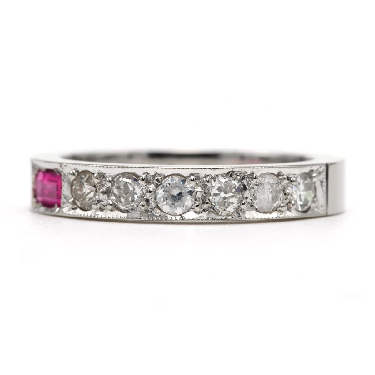 Bague Alliance en or blanc, rubis et diamants - Image 3