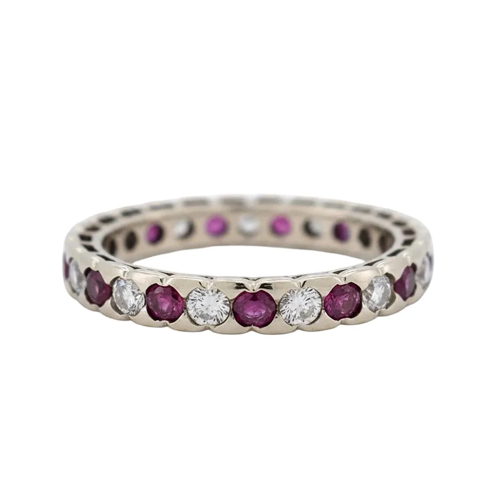 Bague Alliance en or blanc, rubis et diamants