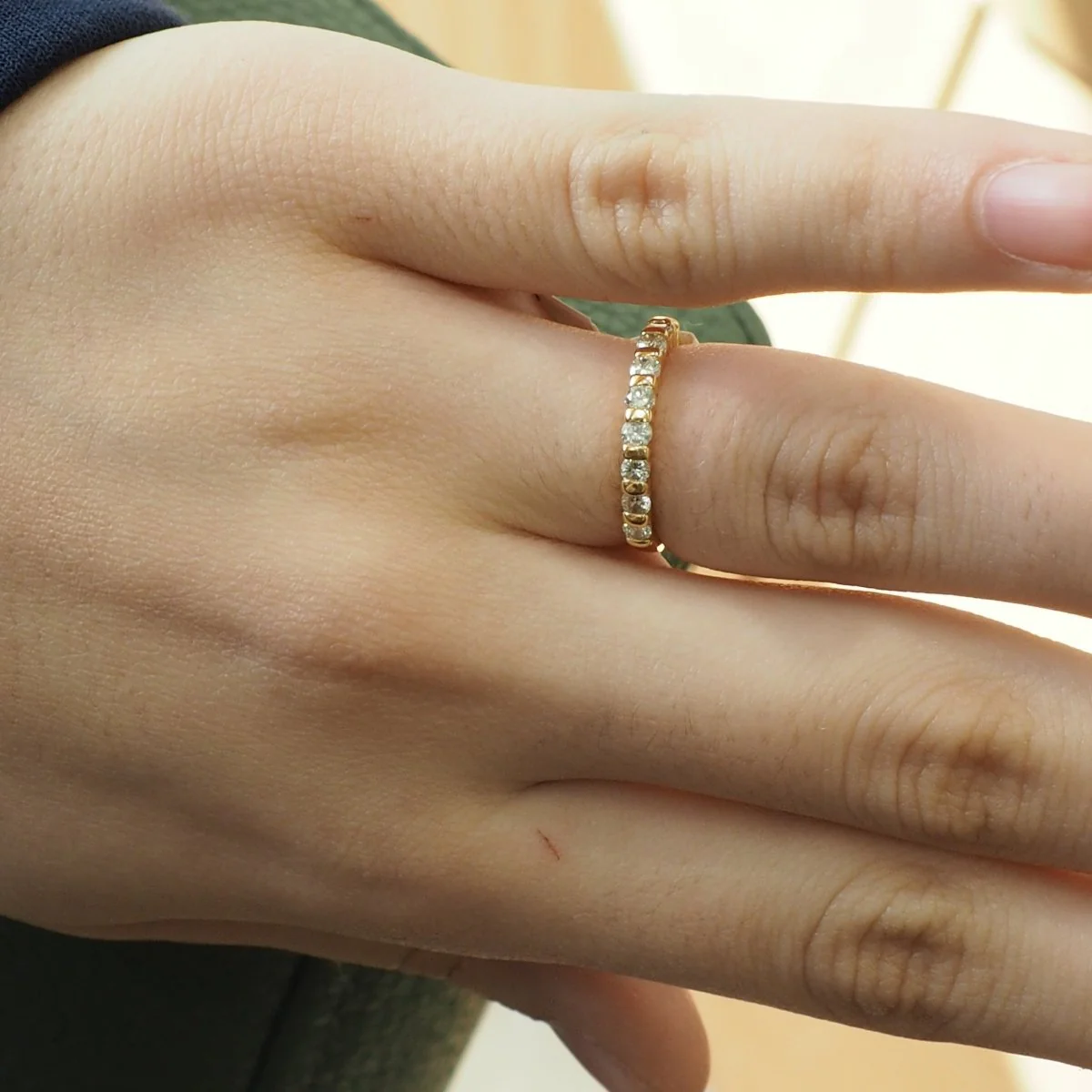 Bague Alliance en or jaune et diamants - Image 2
